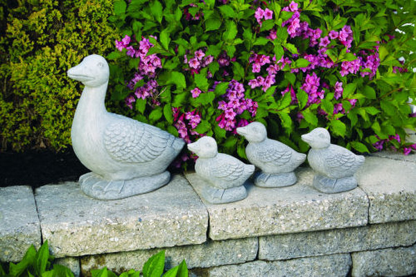 Mother Duck with three ducklings Cement Garden Statues